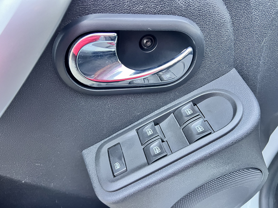 Nissan Terrano 2.0 AT, 2019, 170 000 км купить в Краснодаре – «Вариант Авто», 9