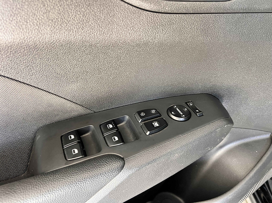 Hyundai Solaris 1.6 AT, 2018, 163 000 КМ купить в Краснодаре – «Вариант Авто», 9